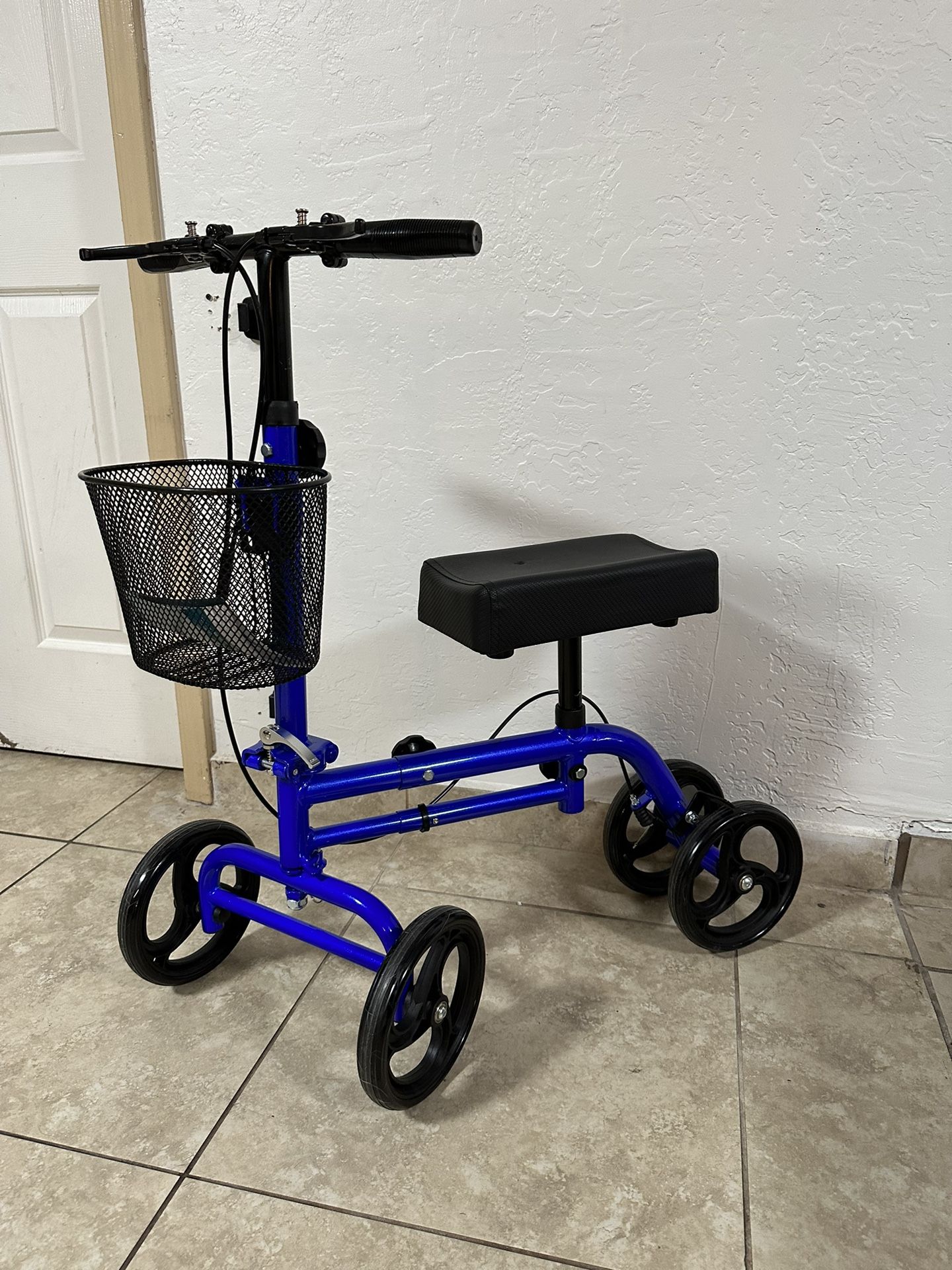 Knee Scooter (NEW)