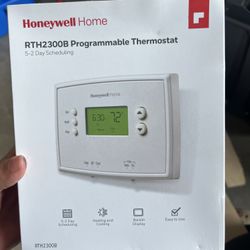 Programmable thermostat