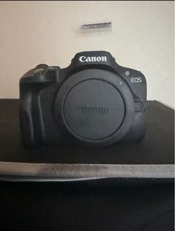 EOS R 100
