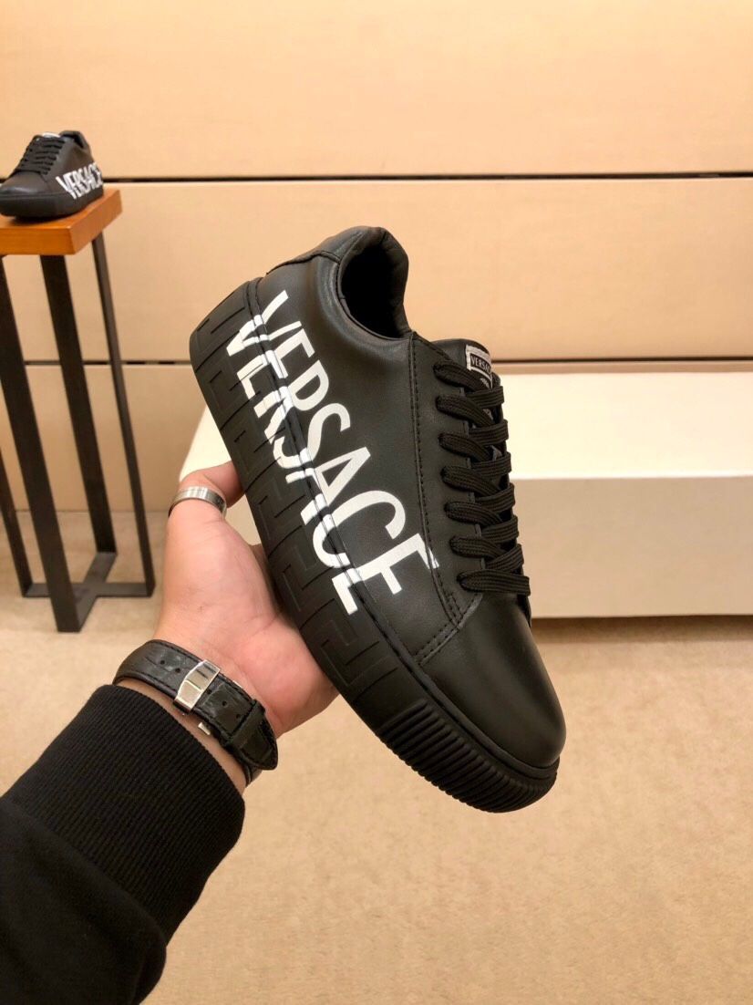 Versace Men’s Sneaker With Box New