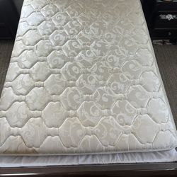 Queen Mattress Preowned  Posturepedic 