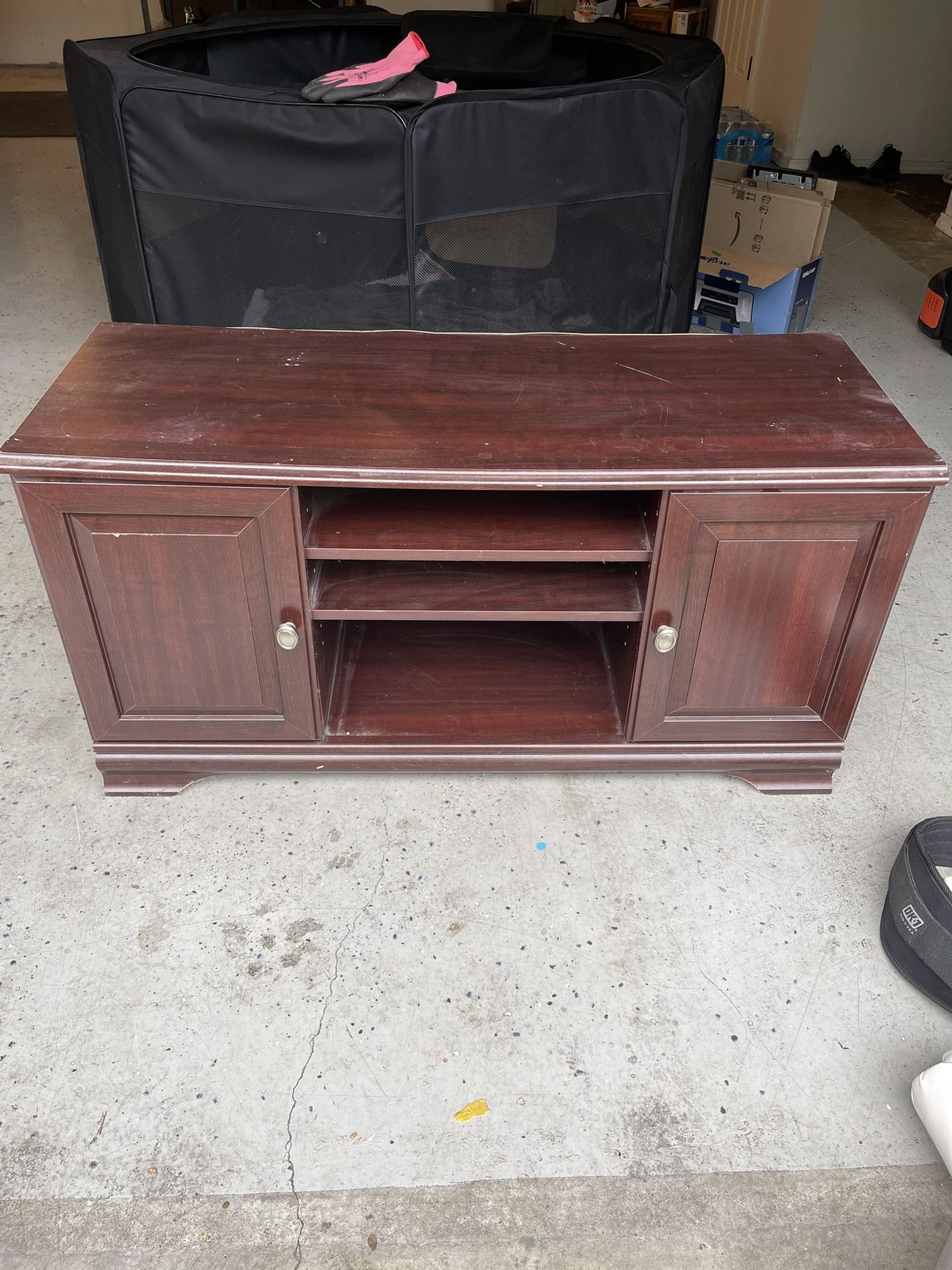 Free TV stand