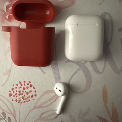 Apple AirPods 2nd Gen