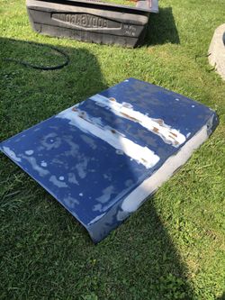 nissan pickup hood