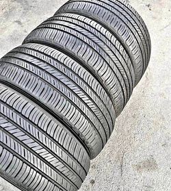 225/50/18 Goodyear Set de Tires xon 80% de vid slas 4