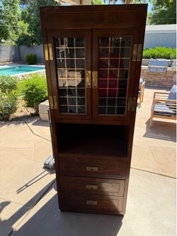 Vintage Bassett Bar Cabinet / Record Player Cabinet – Oak –  Glass – 1970s