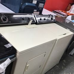 Whirlpool Washer And Dryer Set. 1 year Warranty 