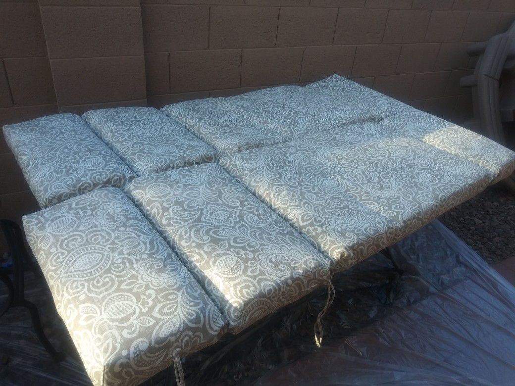 Outdoor pool lounger cushions