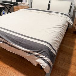 Queen Size Bed With Mattress