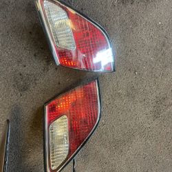 Tail Light 2004 Es350