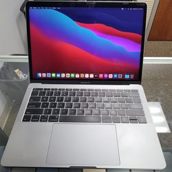 2017 MacBook Pro 13" i5 8gb 128HD (Ask About Our Finance Options!!)