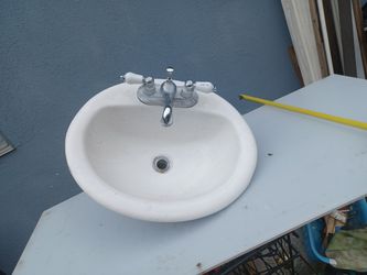 Porcelain Sinl With Faucet