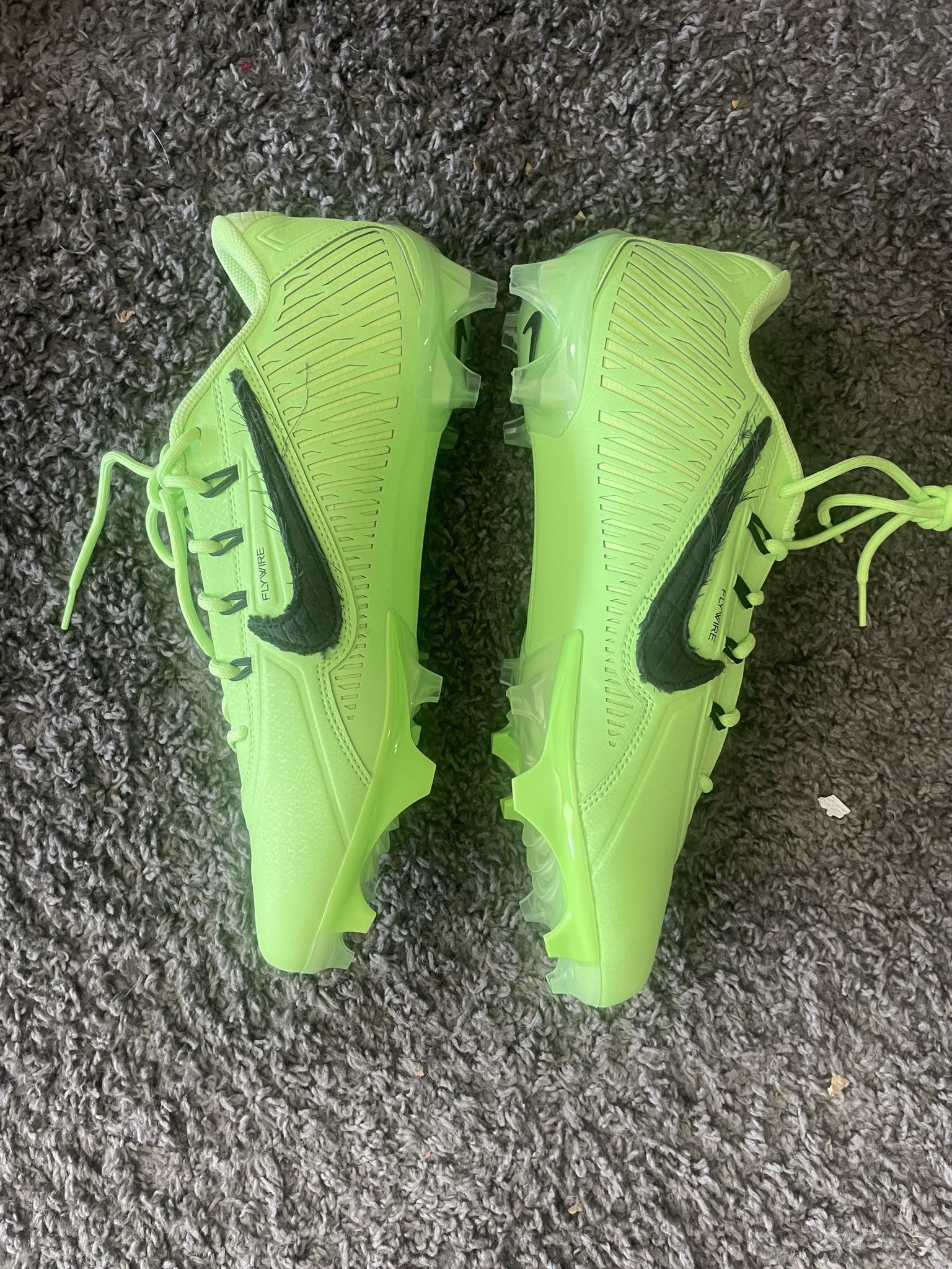 Nike flywire football cleats hot sale