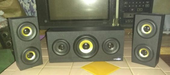 Polaroid Bluetooth stereo sound sytem