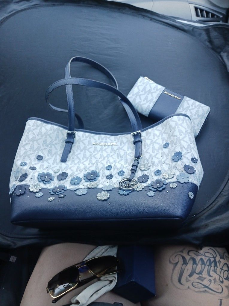 Michael Kors Purse With Matching Walet