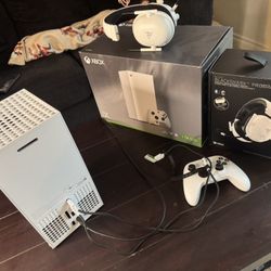 Xbox Series X 1tb And Razer Headset 