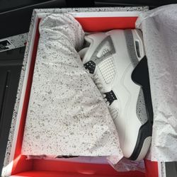 Jordan 4 White Cement - ( Size 9.5, 10, 11, 11.5, 12)