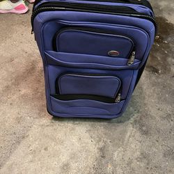 19” Carry On Suitcase 