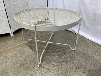 Low Round Mesh Metal Patio Table