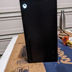 XBOX Series X 8 Can Mini Fridge Thermoelectric Cooler (open to trade)