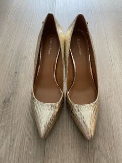 Women shoes sizes 7/5-8 - price $10 each