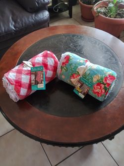 Blankets ( Each ) 7