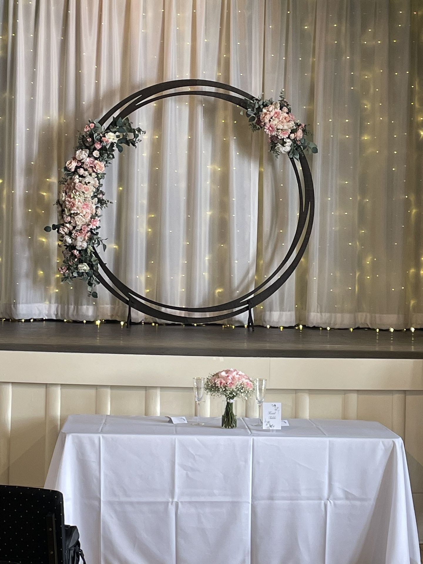 Beautiful Round Wedding Arch With Flower Arrangements 