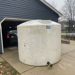 1500 Gallon Water Tank