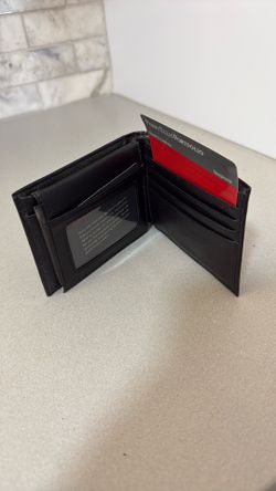 Perry Ellis Wallet