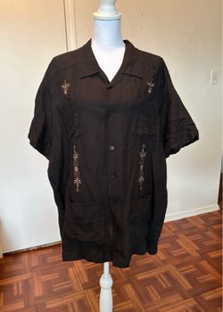 Cubavera black embroidered guayabera shirt with pockets and button details size XXL