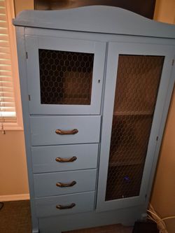 Wardrobe cabinet