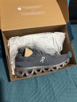 Men’s shoes ON  size 11