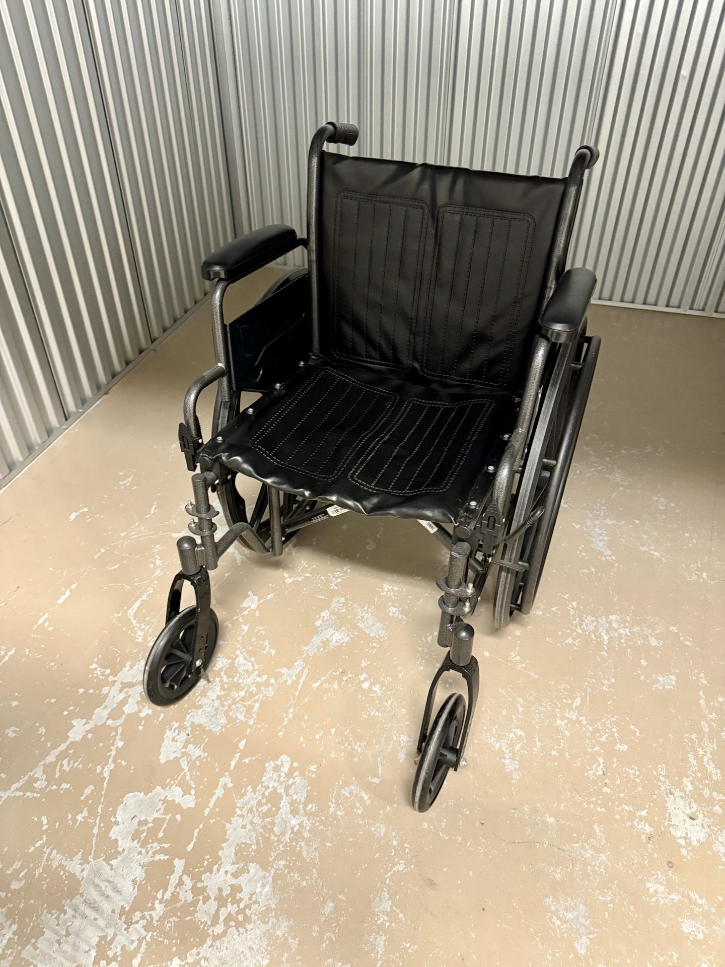 Gently Used Wheelchair – Excellent Condition