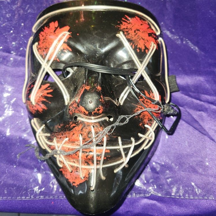 Creepy Lited Mask