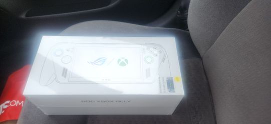 ASUS ROG Xbox Ally white