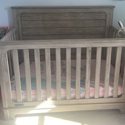 Simmons Slumbertime Crib And Mattress