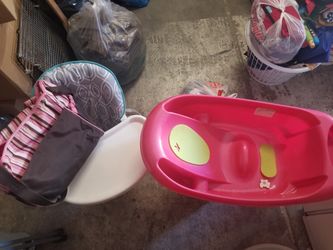 Diaper bag.... toddler seat & bathtub