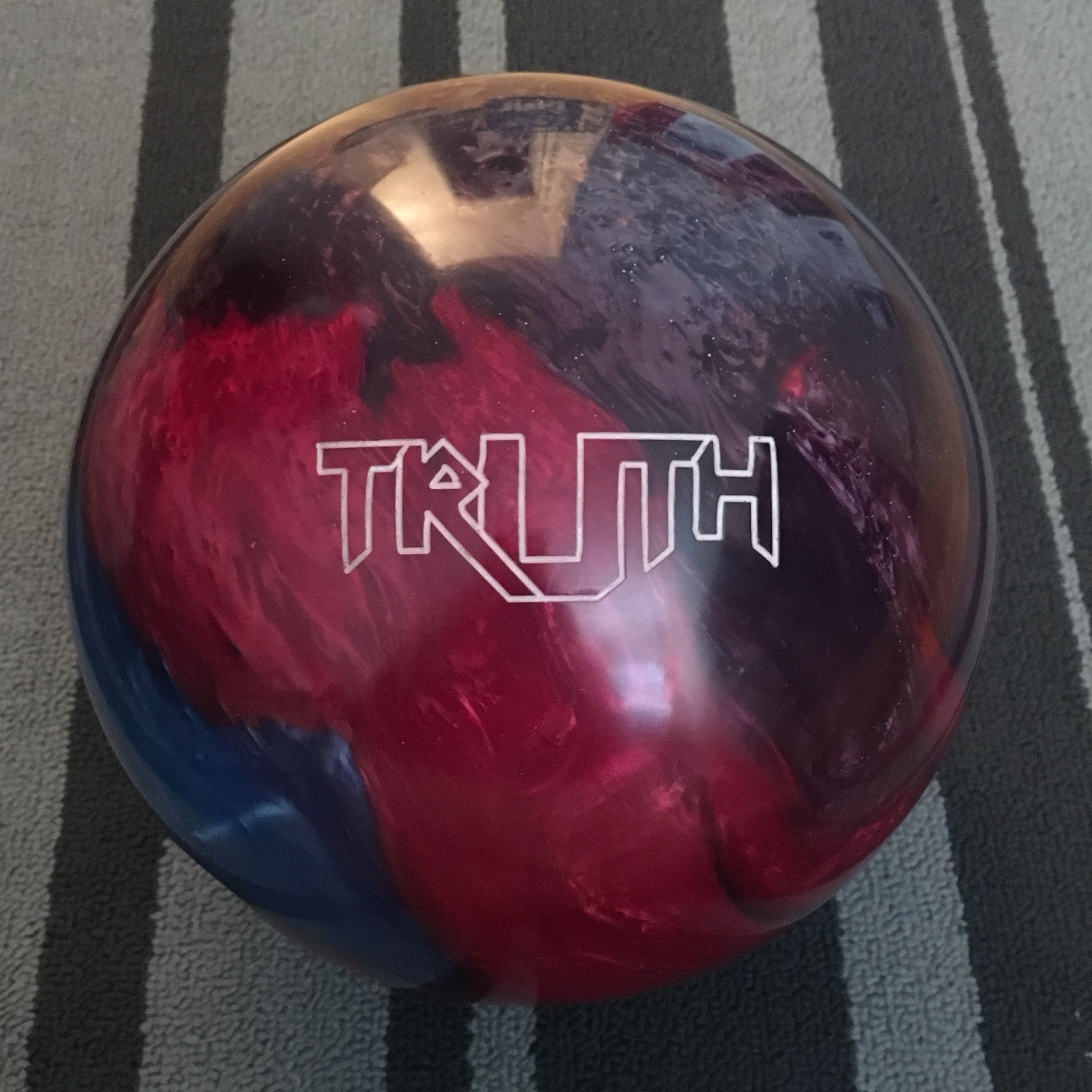 900 Global Truth Pearl Bowling Ball (#15)