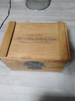 Pabst Blue ribbon wooden box crate 2 dozen 12 oz bottle size