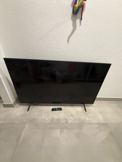 Samsung 58” RU7100 4K UHD Smart TV UN58RU7100FXZA HDR Wi-Fi w/ Remote
