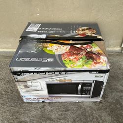 Emerson MW1338SB Countertop Microwave Oven, 6 Pre-Programmed Settings | a little bit Used