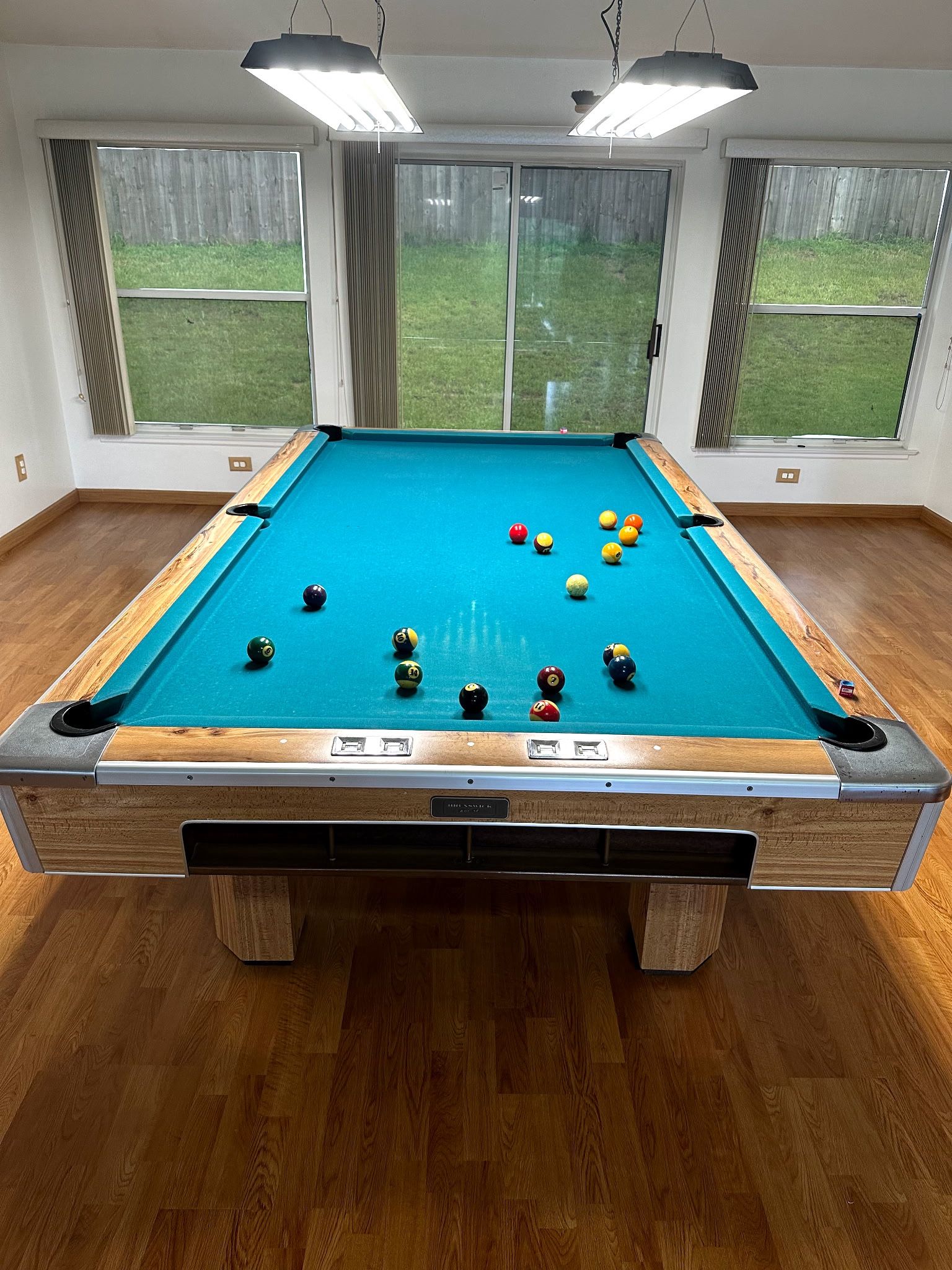 9’ Brunswick Pool Table 