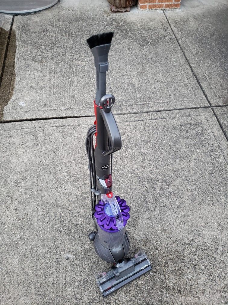 Dyson DC 40 Vacuum