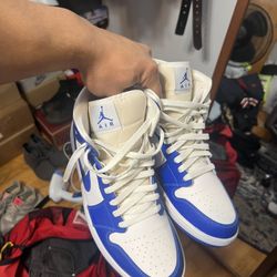 Jordan 1 Kentucky Blue Mid