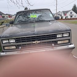 1990  Saburban    For Sale