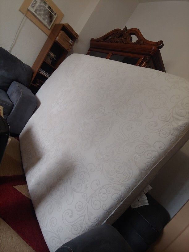 Mattress Size Queen Good Condition