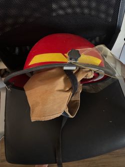 Authentic fire fighter helmet, perfect for fire fighter costume