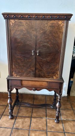 Antique RCA Radiola 62 Console Radio