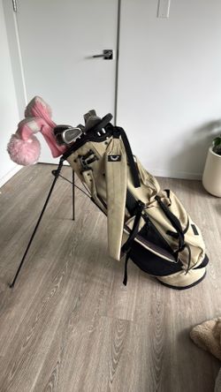 Women’s Golf clubs and bag