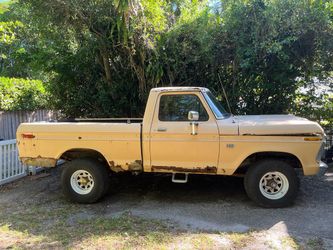 F 100 1974 Short Bed 4x4  A/c Need Restoration 